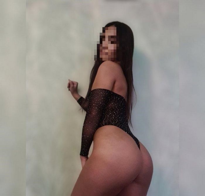 Девушки на час с выездом в Челябинске: как выбрать безопасные услуги и насладиться интимным досугом